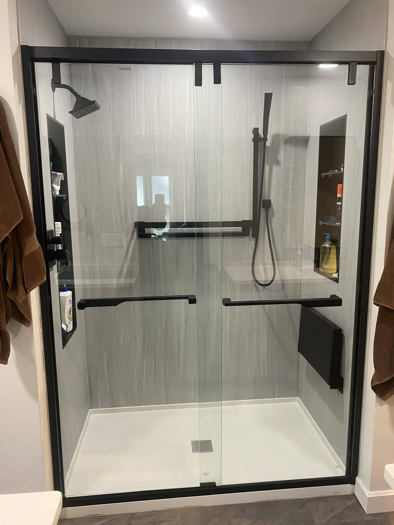 Custom shower installation Lordstown OH - Modern glass shower design